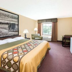 Super 8 by Wyndham Lamar - Guest room