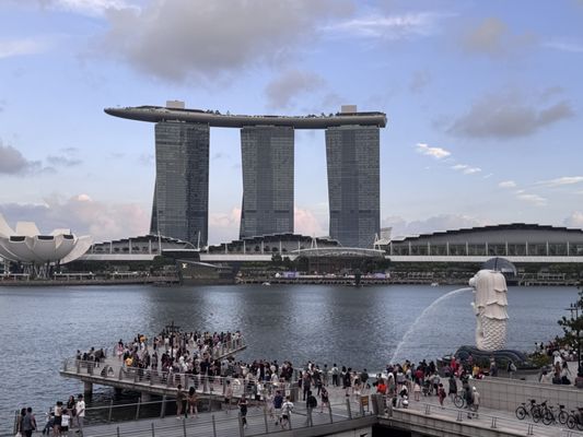 Merlion Park by null