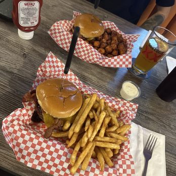 Burgers & Brews - PB&J Burger - New American Near Me - Glendale, Arizona Burgers & Brews - PB&J Burger - New American Near Me - Glendale, Arizona