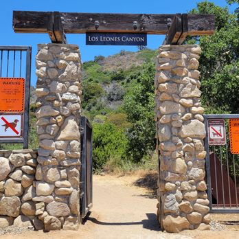 Los Leones Canyon - Hiking Near Me - Pacific Palisades, California Los Leones Canyon - Hiking Near Me - Pacific Palisades, California