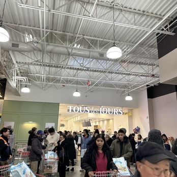 H Mart - Tous Les Jours (Korean bakery) - Food Court Near Me - Schaumburg, Illinois H Mart - Tous Les Jours (Korean bakery) - Food Court Near Me - Schaumburg, Illinois