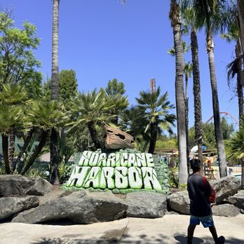 Six Flags Hurricane Harbor - Entrance - Water Parks Near Me - Valencia, California Six Flags Hurricane Harbor - Entrance - Water Parks Near Me - Valencia, California