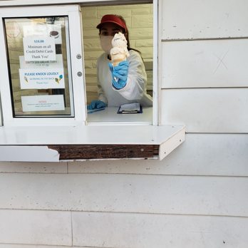 Katie's Korner - Peanut Butter Cup - Ice Cream & Frozen Yogurt Near Me - Girard, Ohio
