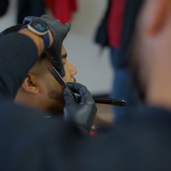 Dom & Luigi's Barber Shop - Razor line