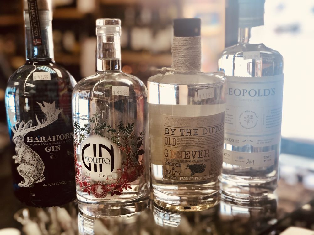 VILLAGE LIQUORS Updated October 2024 18 Photos & 19 Reviews 3143