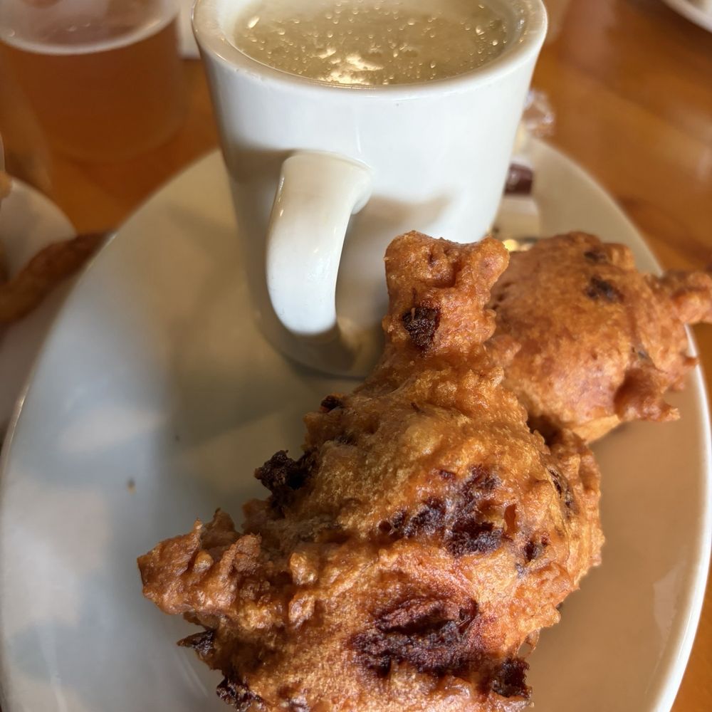 Aunt Carrie's Restaurant - Chowder and clam cakes - Seafood Near Me - Narragansett, Rhode Island