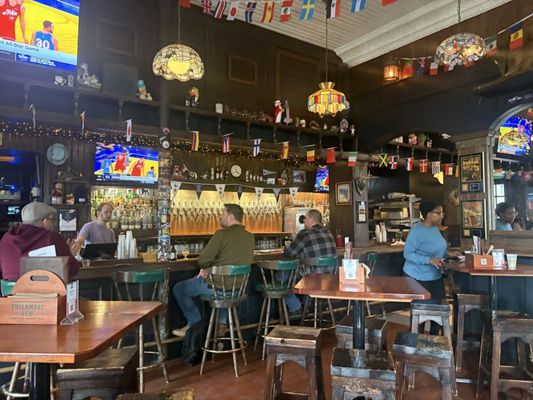The Avenue Pub by null