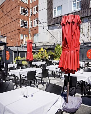 520 Bar & Grill by null