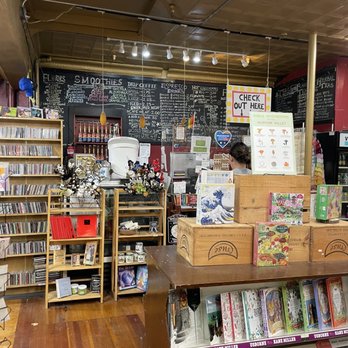 Inquiring Mind Bookstore & Cafe - Coffee shop in the back - Bookstores Near Me - Saugerties, New York