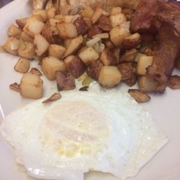 Mini Tremont - Potatoes, Egg over Medium, Bacon and Sourdough Toast