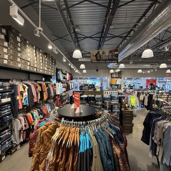 Ariat Outlet - Men's Clothing Near Me - Chandler, Arizona Ariat Outlet - Men's Clothing Near Me - Chandler, Arizona