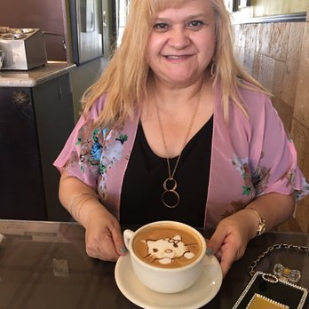 V Boulevard Cafe - Coffee & Tea Near Me - Glendale, California