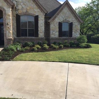 Smith's Lawnage Incentives - the front of a home - Landscaping Near Me Smith's Lawnage Incentives - the front of a home - Landscaping Near Me