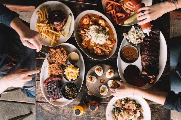 Gus's BBQ by null