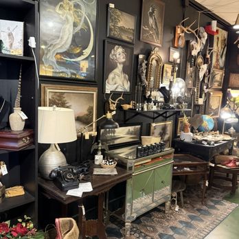 Side Kitsch Vintage - Used, Vintage & Consignment Near Me - Austin, Texas Side Kitsch Vintage - Used, Vintage & Consignment Near Me - Austin, Texas