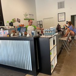 Vibe Nutrition - Owner making amazing shakes