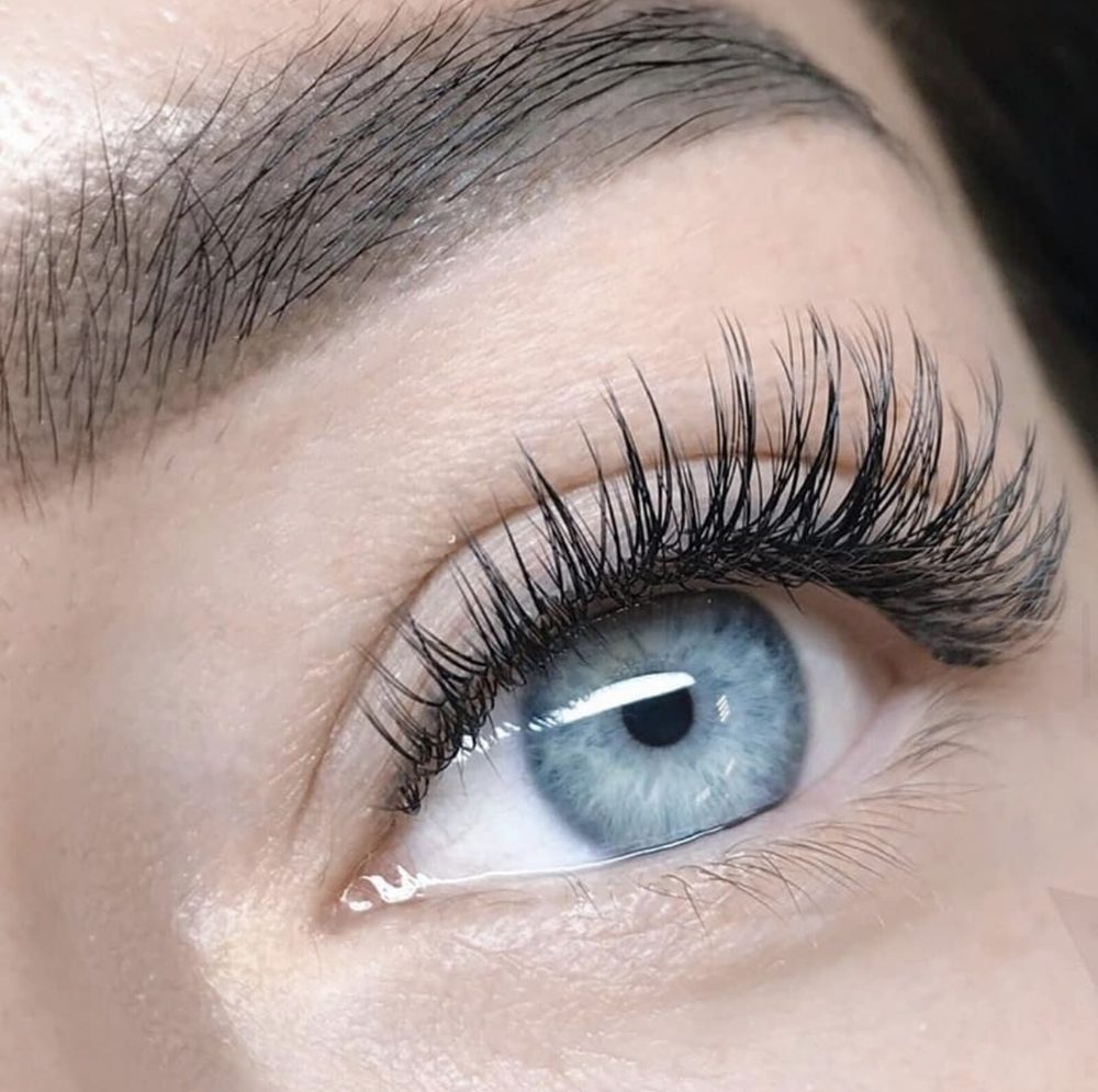Lashes Lux Logo
