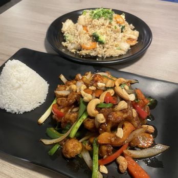 Thai Bistro - Crunchy Chicken and Seafood Thai Fried Rice are our go-to's!! - Thai Near Me - Brandon, Mississippi