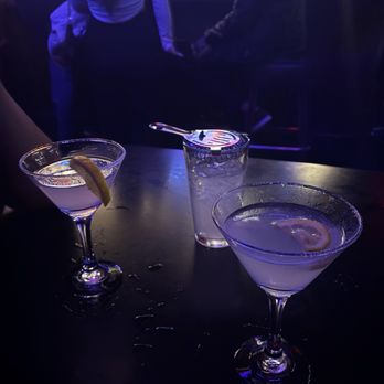 Blondie's Bar - lemon drop - Bars Near Me - San Francisco, California