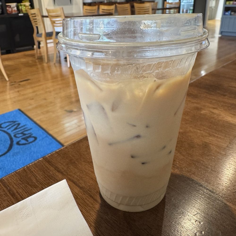 Iced sugar free vanilla latte.