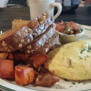 Fred's Coffee Shop - Amazing avocado omelet - Coffee & Tea Near Me - Sausalito, California Fred's Coffee Shop - Amazing avocado omelet - Coffee & Tea Near Me - Sausalito, California
