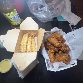 bb.q Chicken La Canada - Honey Garlic Wings (small) & Crispy Shrimp - Chicken Wings Near Me - La Cañada Flintridge, California bb.q Chicken La Canada - Honey Garlic Wings (small) & Crispy Shrimp - Chicken Wings Near Me - La Cañada Flintridge, California