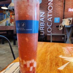 Urban Location Boba Tea House - Kumquat green tea