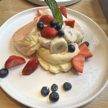 Flipper’s - fruit pancake - Pancakes Near Me - New York, New York Flipper’s - fruit pancake - Pancakes Near Me - New York, New York