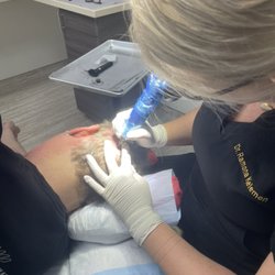 Hair 4 Life Medical - Dr. Kelemen using WAW system for FUE! At H4L the doctor does every step of the procedure! Extracting, site making and implantation!
