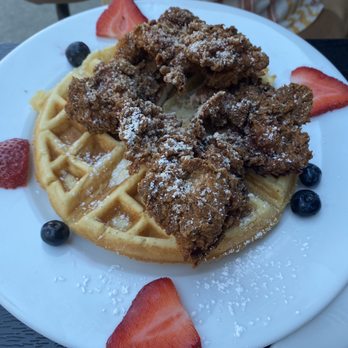The Trestle - Chicken and Waffles - Cocktail Bars Near Me - Astoria, New York
