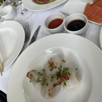 L'Avenue - Dumplings - Brasseries Near Me - Paris, 75