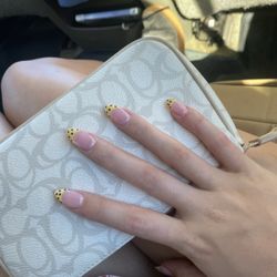 Easy Nails - Yellow and blue French tip nails