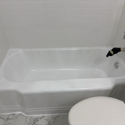 St Louis Bathtub & Tile Reglazing - After!