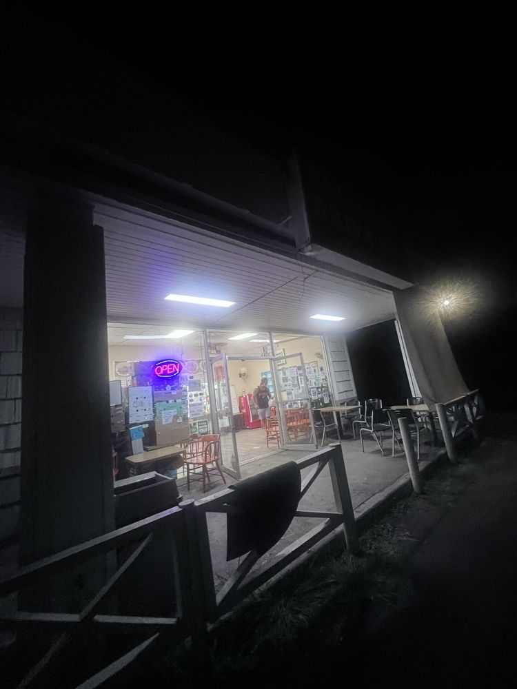 PACIFIC PALISADES Updated August 2024 21 Photos 2106 Aamanu St