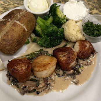 Cambria Pines Lodge Restaurant - Scallops - American Near Me - Cambria, California Cambria Pines Lodge Restaurant - Scallops - American Near Me - Cambria, California
