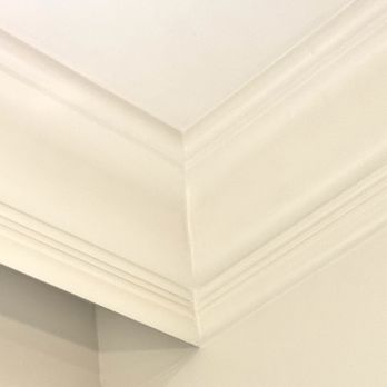 Carpenter Serge - Crown moulding corner - Handyman Near Me