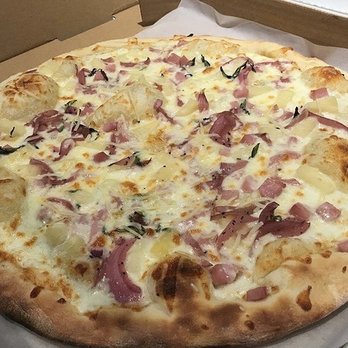 Pizza 14 - Hawaiian Pizza - Pizza Near Me - Windermere, Florida Pizza 14 - Hawaiian Pizza - Pizza Near Me - Windermere, Florida