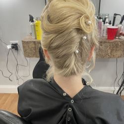 Salon Eastport