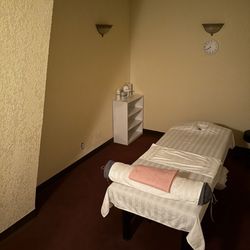 Red Lantern - Massage room