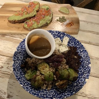 maman - Smashed Avocado Tartine farro Salad - Coffee & Tea Near Me - New York, New York