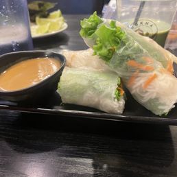 Spring Rolls (4) Spring Rolls (4)