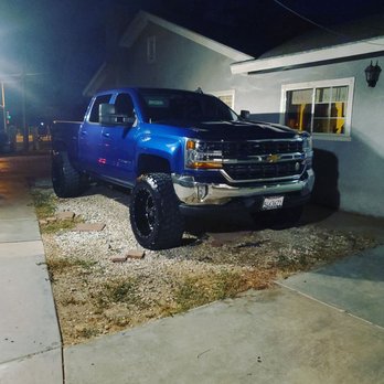Stereo Blvd - 2016 1500 on 7.5 lift with fox coilovers on 37s one Bad bitch - Car Stereo Installation Near Me - Santa Ana, California