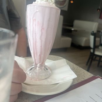 red apple diner - Strawberry Milkshake - Diners Near Me - Lynbrook, New York red apple diner - Strawberry Milkshake - Diners Near Me - Lynbrook, New York