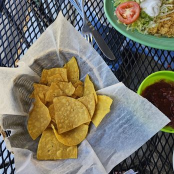 El Palenque - a plate of chips and a bowl of salsa - Mexican Near Me - Nashville, Tennessee El Palenque - a plate of chips and a bowl of salsa - Mexican Near Me - Nashville, Tennessee