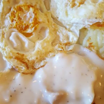 Red Hut Cafe Nevada - Two different levels of doneness on my eggs. Impressive. - American Near Me - Stateline, Nevada