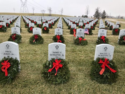 Abraham Lincoln National Cemetery by null