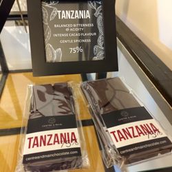 Centre & Main Chocolate - One of the selections from the Travel the World with Chocolate line. The flavour note is displayed.