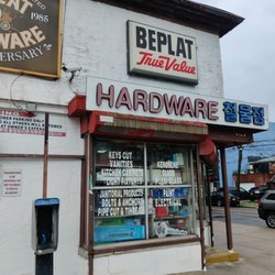 Beplat Hardware True Value - Outside 2021