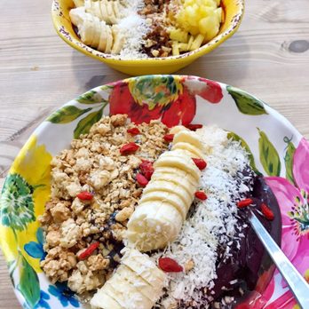 Under the Mango Tree - Superfood bowl (front), Ginger bowl (back) - Coffee & Tea Near Me - Miami Beach, Florida Under the Mango Tree - Superfood bowl (front), Ginger bowl (back) - Coffee & Tea Near Me - Miami Beach, Florida