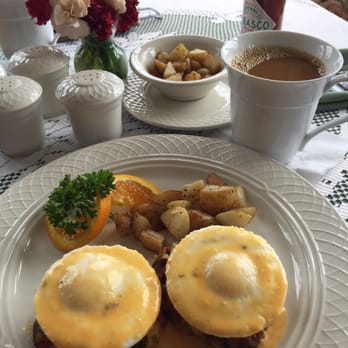 Mt Ada - The "Crab Benedict" is the best on the island !!! - Bed & Breakfast Near Me - Avalon, California Mt Ada - The "Crab Benedict" is the best on the island !!! - Bed & Breakfast Near Me - Avalon, California